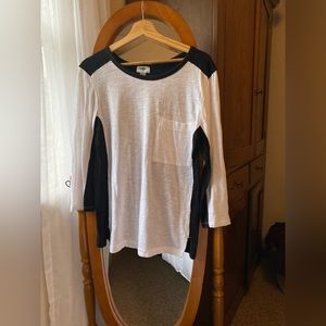 Quarter sleeve top